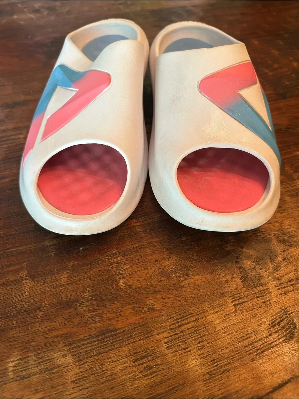 PEAK Taichi White Slide Sandals with Pink & Blue Accents